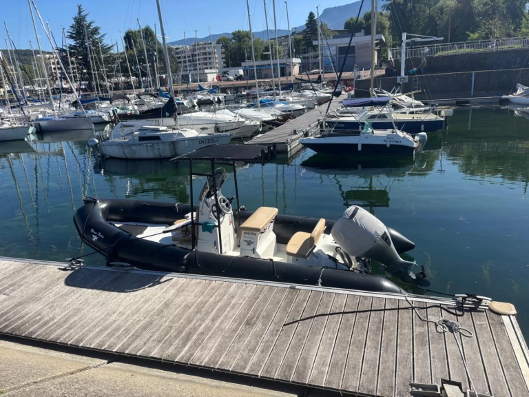 Wynajem Motorówka Bombard z patentem 