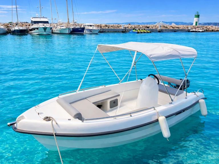 Wynajem Motorówka Karel z patentem 