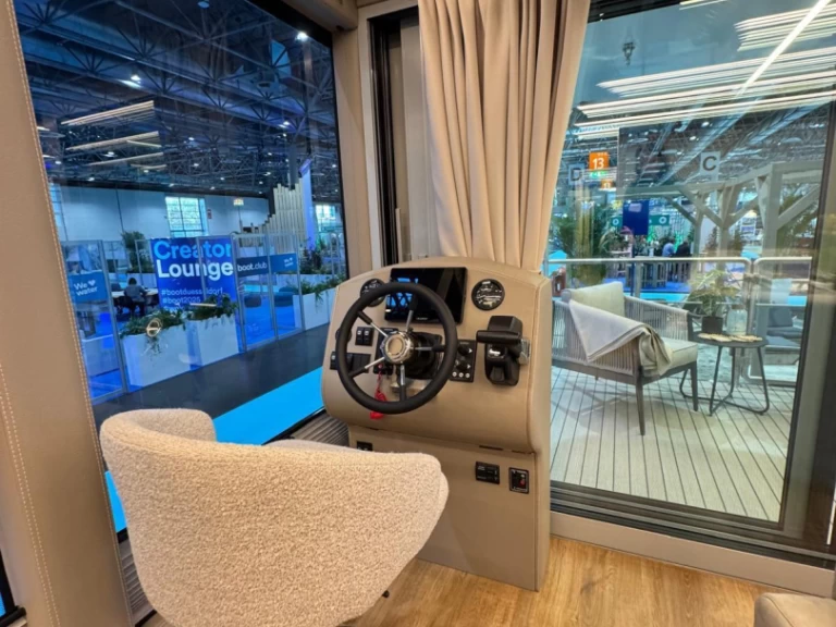 Werft Marina Buchholz 1st Class Buchholz między profesjonalistami a osobami prywatnymi w Buchholz City