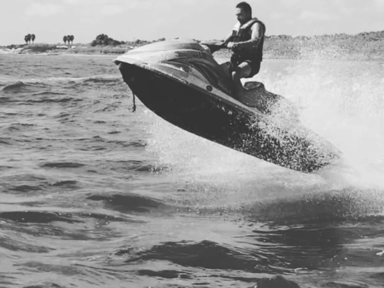 Wynajmij Yamaha Yamaha VX w Torre Vado