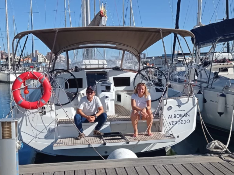 Wynajmij Jeanneau Sun Odyssey 410 w Las Galletas
