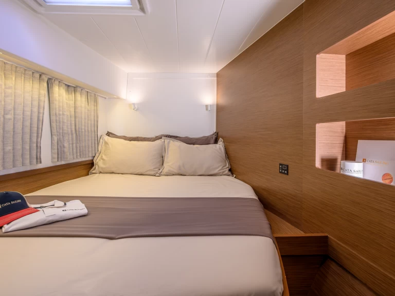 Lagoon Lagoon 42 między profesjonalistami a osobami prywatnymi w Trogir