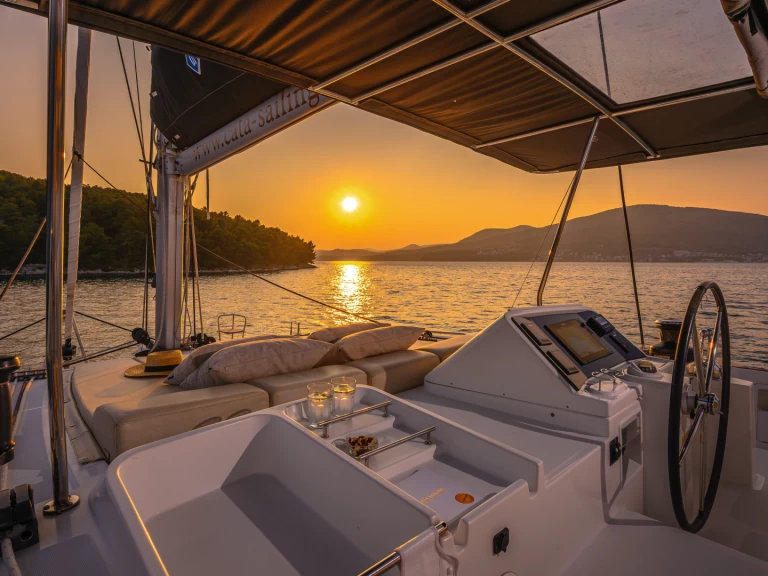Wynajem łodzi Lagoon Lagoon 450 F w Trogir na SamBoat 