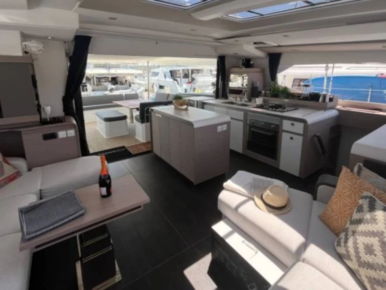 Wynajmij Fountaine Pajot Aura 51 w Alimos