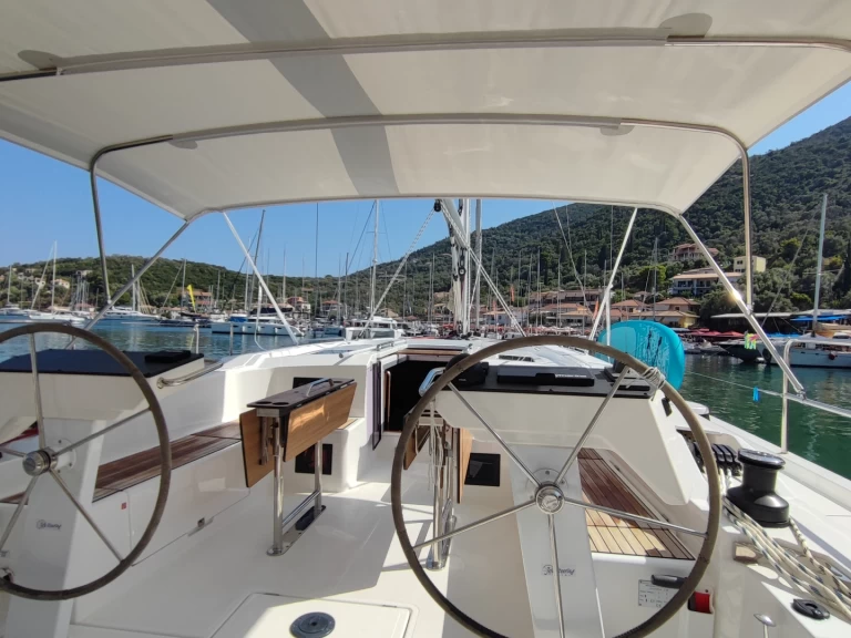 Bavaria Bavaria C46 między profesjonalistami a osobami prywatnymi w Sývota