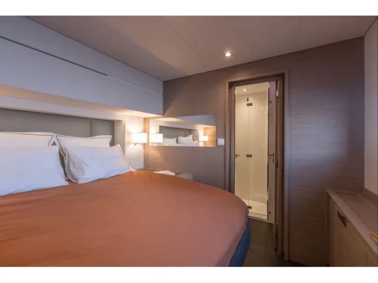 Wynajem łodzi Vibo Marina tanio Fountain Pajot