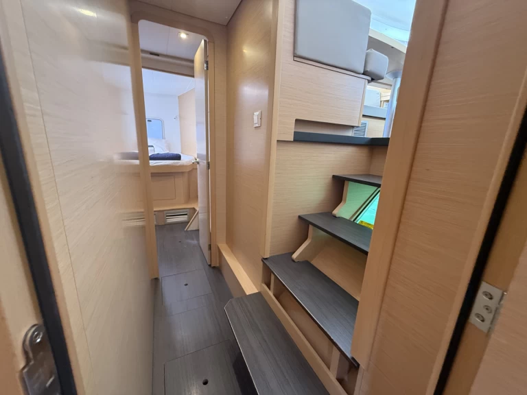 Wynajem łodzi Nikiána tanio Lagoon 42, 2020,  Air Condition, Generator, Water maker, Solar panel, Only with skipper, 2 SUP offered free