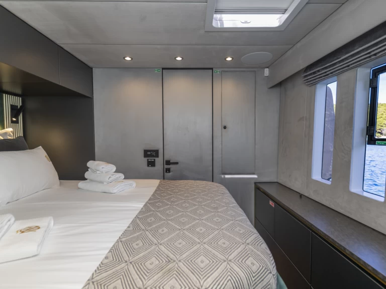 Wynajem łodzi Split tanio Sunreef 60 (23)