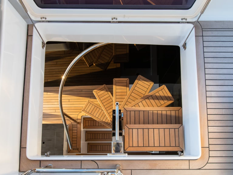 Wynajem Katamaran Sunreef z patentem 