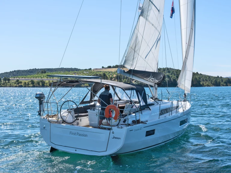 Wynajmij Bénéteau Oceanis 40.1 w Skradin