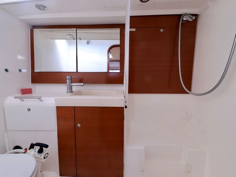 Wynajem Żaglowiec Dufour z patentem 