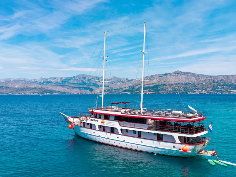 Wynajem Żaglowiec Unknown z patentem 