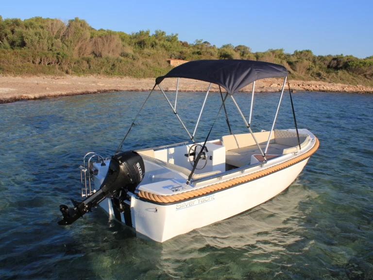 Motorówka do wynajmu w Can Picafort w najlepszej cenie