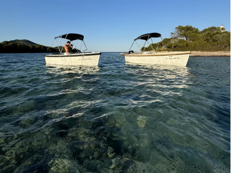 Silver 495 między profesjonalistami a osobami prywatnymi w Can Picafort