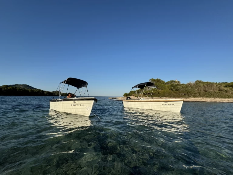 Wynajem Motorówka Silver z patentem 