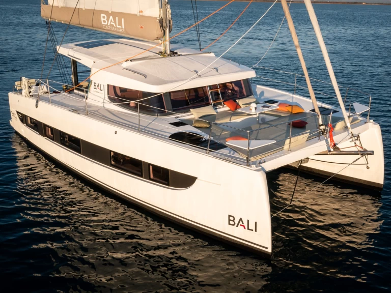 Wynajmij Katamaran z lub bez skippera 15 w Hyeres