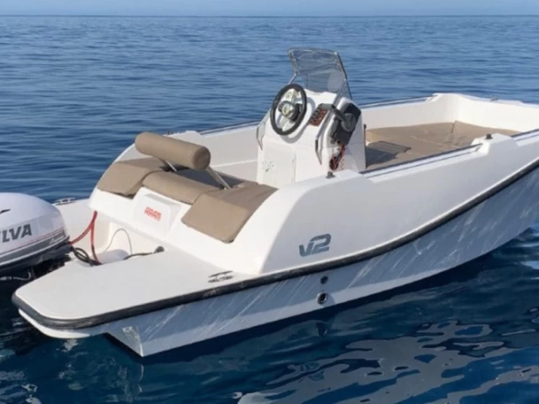 V2 BOATS 5.0 SPORT między profesjonalistami a osobami prywatnymi w Torrevieja