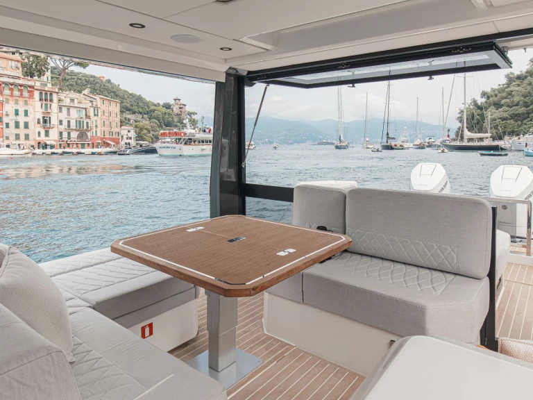 Wynajmij Motorówka z lub bez skippera Saxdor w Alyki