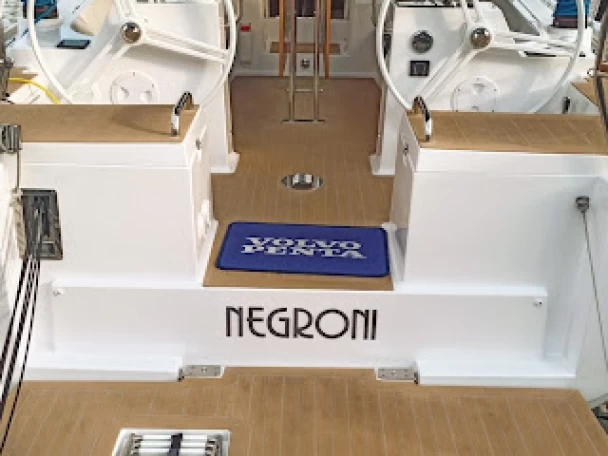 Wynajem Żaglowiec Elan z patentem 