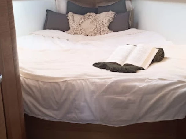 Elan Impression 40.1 między profesjonalistami a osobami prywatnymi w Ibiza Town