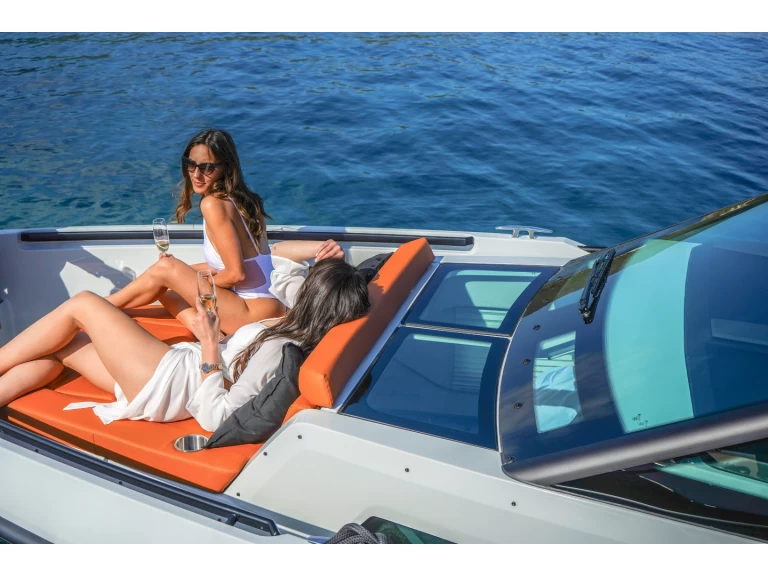 Wynajem łodzi Ibiza Town tanio Saxdor 320 GTO