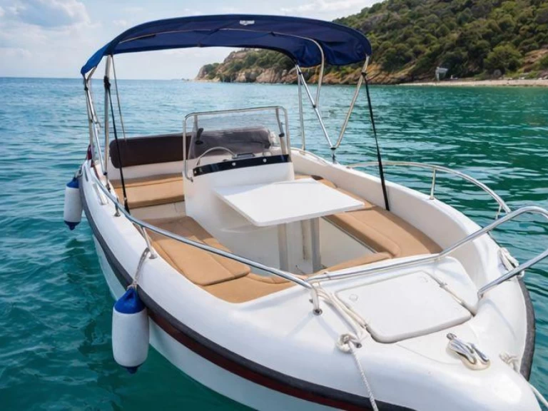 Wynajem Motorówka Mareti z patentem 