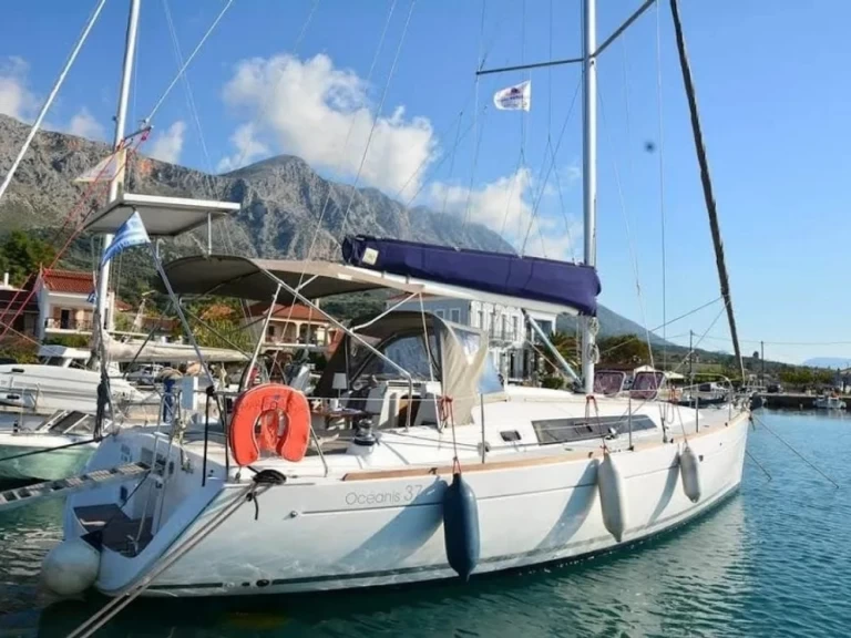 Wynajmij Bénéteau Oceanis 37 w Palairos