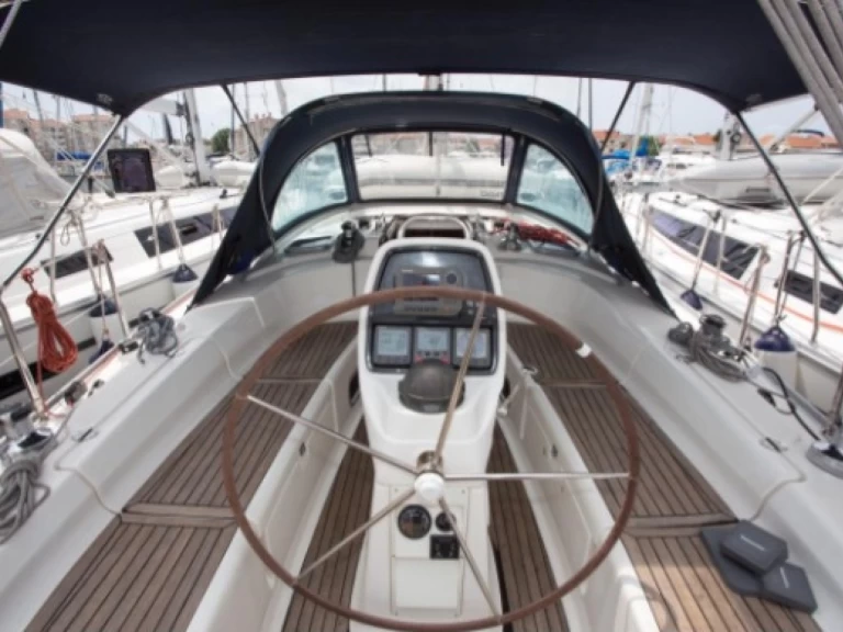 Wynajem Żaglowiec Bavaria z patentem 