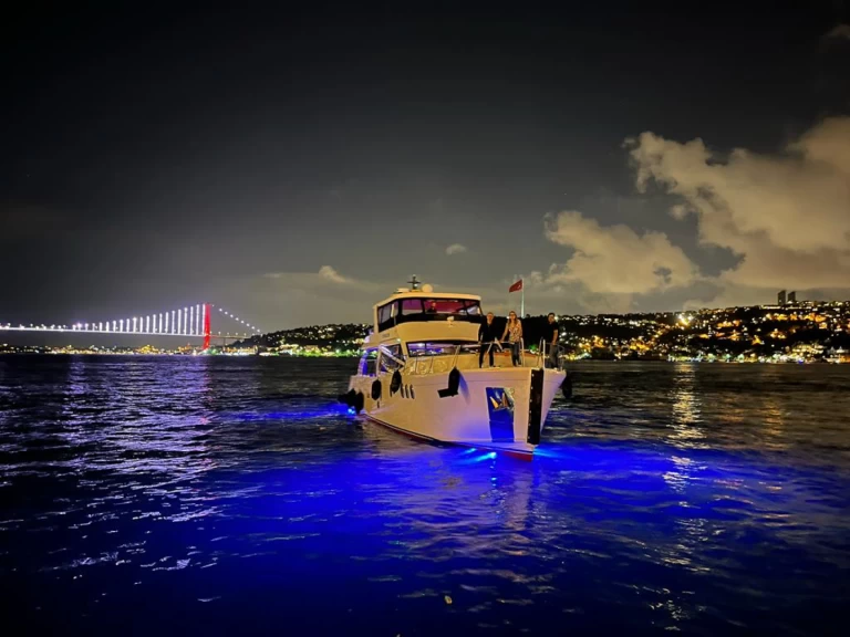 Wynajmij  Motoryacht w İstanbul