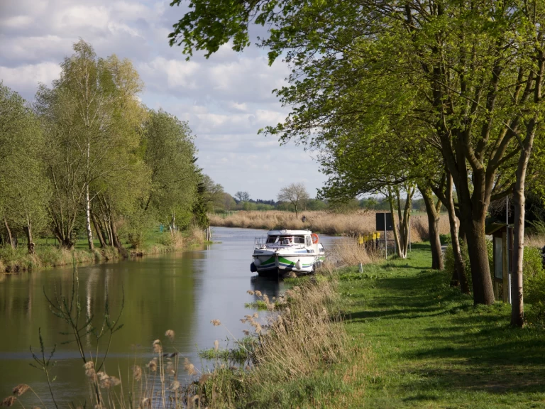 Wynajem łodzi  Tarpon 37 DP w Lübz na SamBoat 