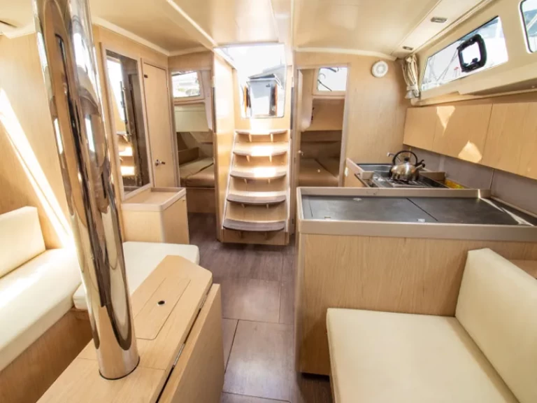 Wynajem łodzi Nikiána tanio Oceanis 41.1[G]