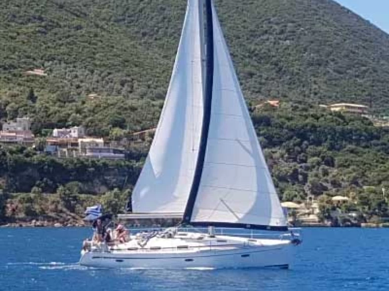 Wynajmij Żaglowiec z lub bez skippera Bavaria w Nikiána
