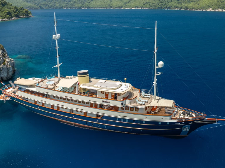 Wynajmij Luksusowy jacht z lub bez skippera  w Trogir