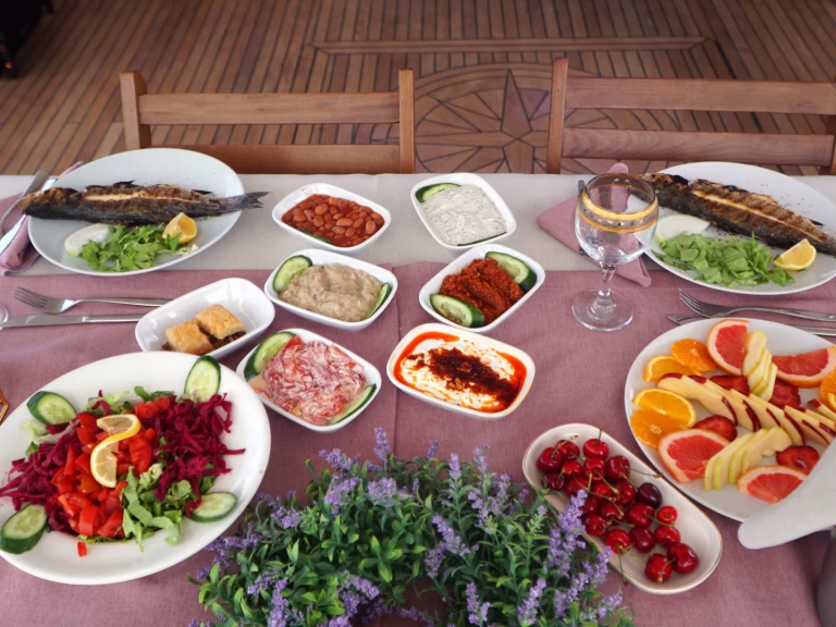 Wynajem Luksusowy jacht  z patentem 