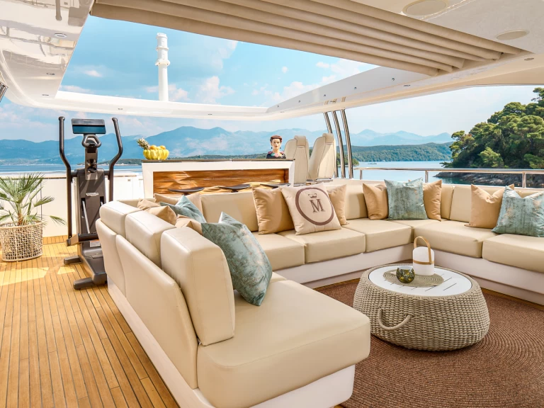 Princess Princess 40m między profesjonalistami a osobami prywatnymi w Split