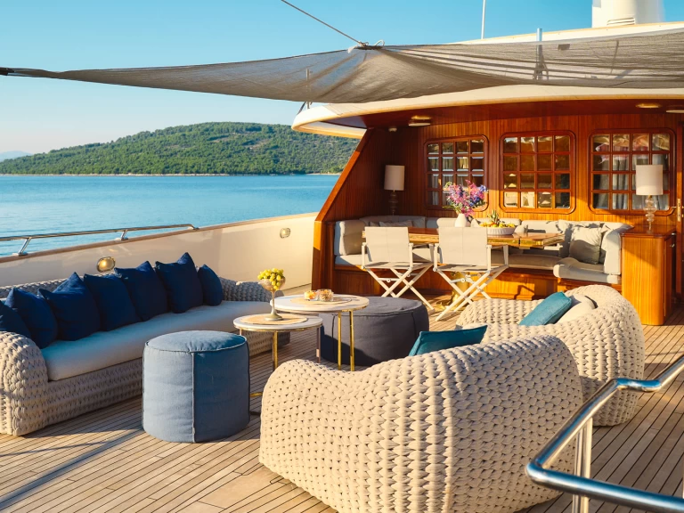 Wynajem Luksusowy jacht Benetti z patentem 