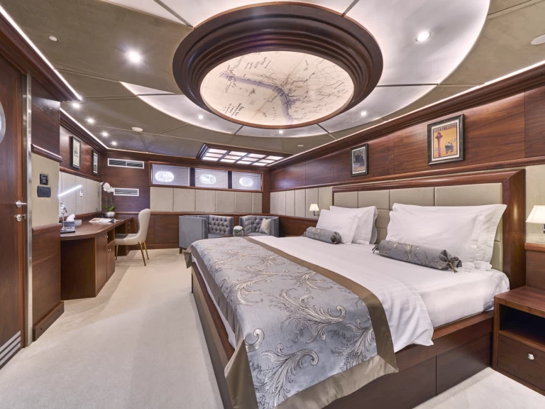 Wynajem łodzi Split tanio Luxury motor sailer