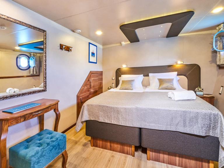 Wynajmij  Luxury motoryacht w Trogir