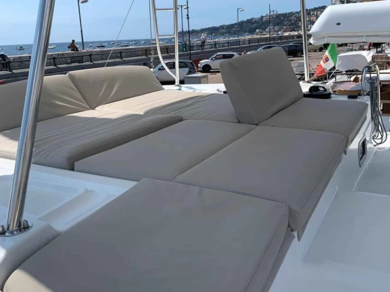 Lagoon Lagoon 46 między profesjonalistami a osobami prywatnymi w Lefkáda