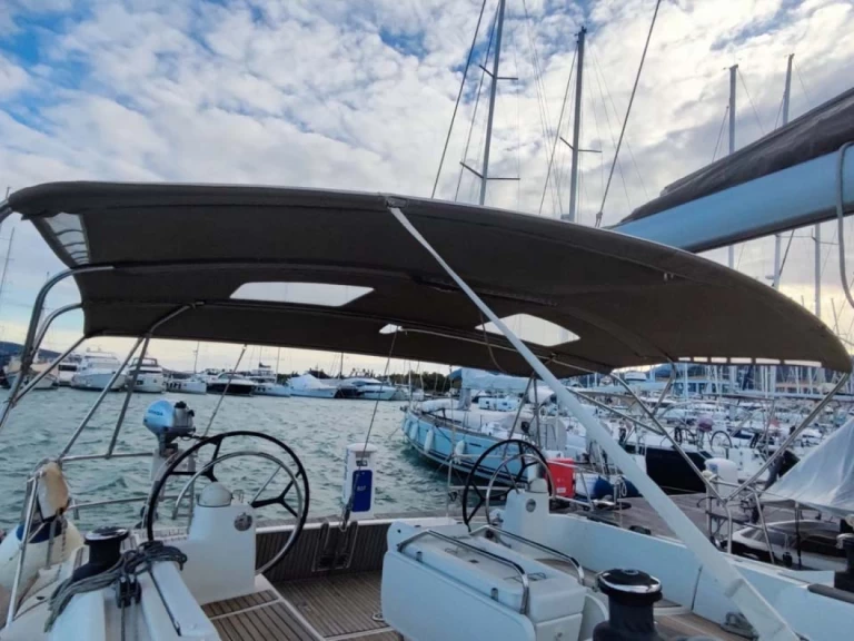 Wynajmij Jeanneau Sun Odyssey 519 w Lefkáda