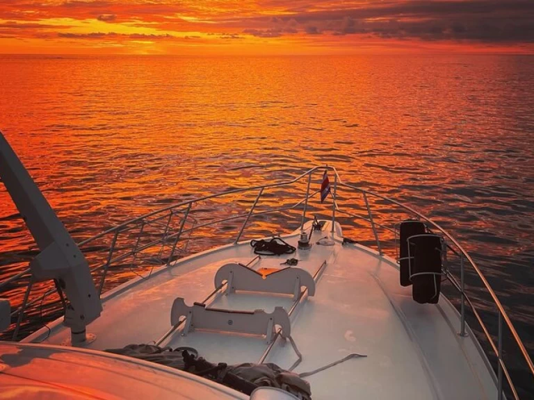 Sea Ray Sea Ray 53 między profesjonalistami a osobami prywatnymi w Quepos