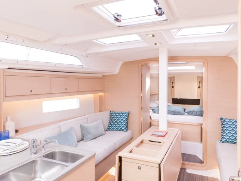 Wynajem Żaglowiec Dufour z patentem 