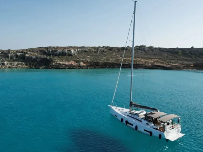 Wynajem Żaglowiec Dufour z patentem 