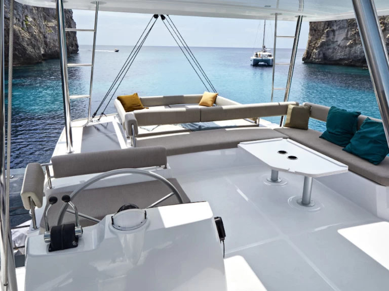 Bali Bali 4.8 (5+1 cab) między profesjonalistami a osobami prywatnymi w Lavrio