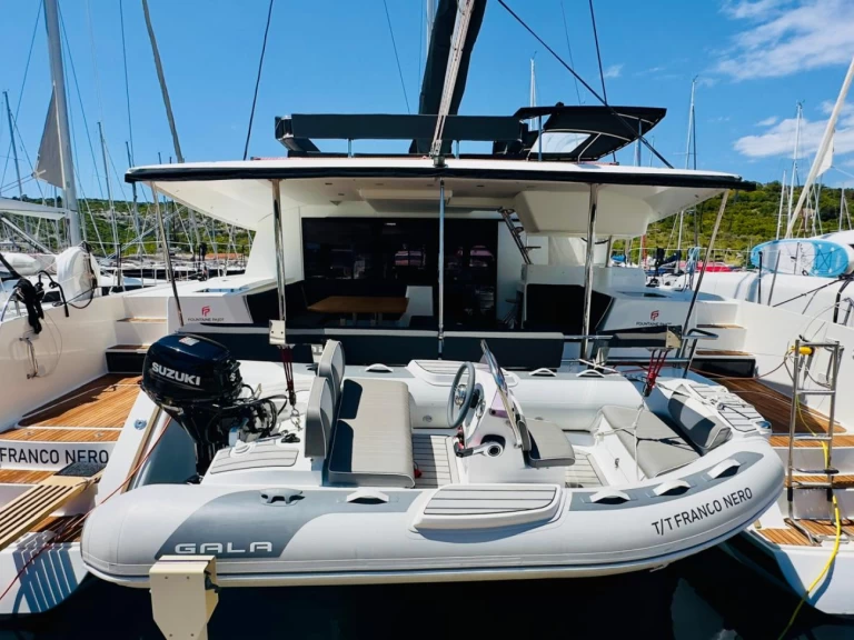 Wynajmij Fountaine Pajot Saba 50 w Primosten