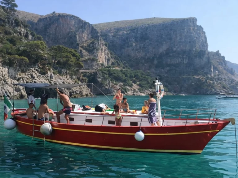 Wynajmij Motorówka z lub bez skippera Gozzo w Porto di Torre del Greco