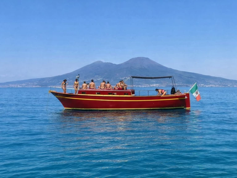 Motorówka do wynajmu w Porto di Torre del Greco w najlepszej cenie