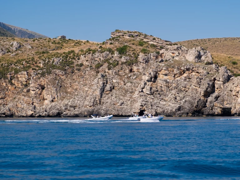 Wynajem Motorówka bluline cantiere tancredi z patentem 