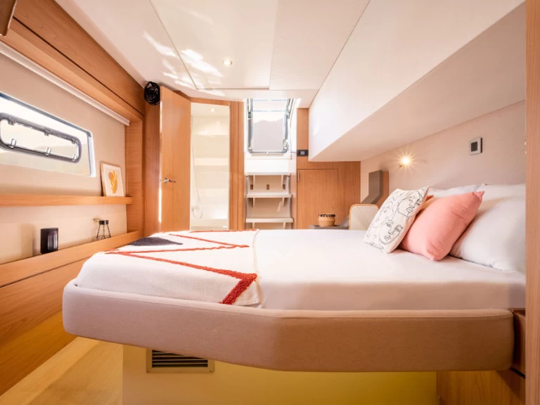 Katamaran do wynajmu w Lavrio w najlepszej cenie