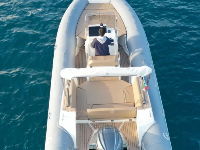 Wynajmij Łódż półsztywna z lub bez skippera Capelli w Santa Margherita Ligure